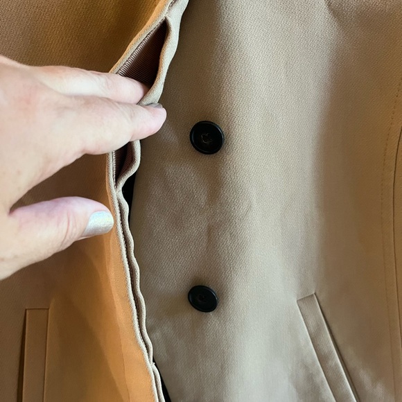 Gorgeous NWOT Ann Taylor Tan blazer 4P - Picture 3 of 5